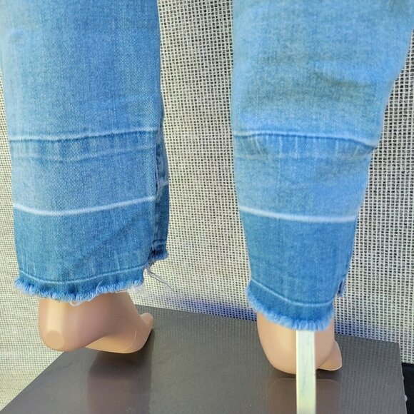 Seven7 Jeans Women's Skinny Easy Fit Distressed Jeans. Size 8. NWT $228 - Picture 9 of 12